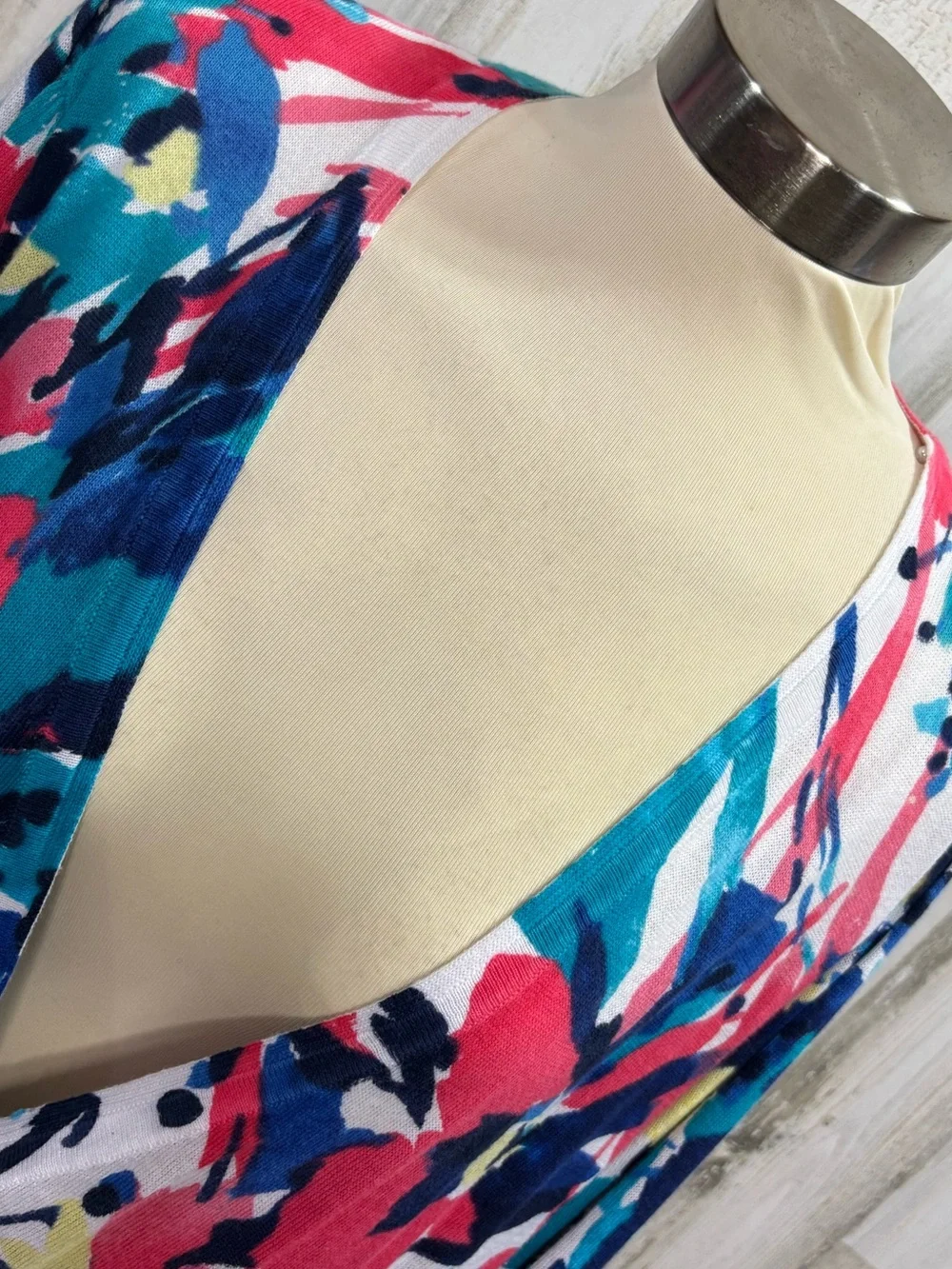 Lane Bryant Vibrant Colorful Abstract Floral Print V-Neck Button Front Cardigan